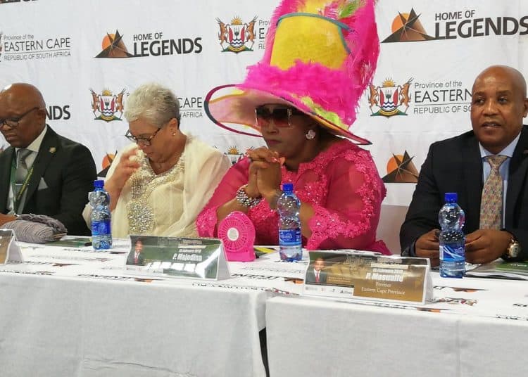 _Calculator's tweet photo. Question ..Why would someone wear a Mexican Pinata to a media briefing ? https://t.co/eZImRyuOpi