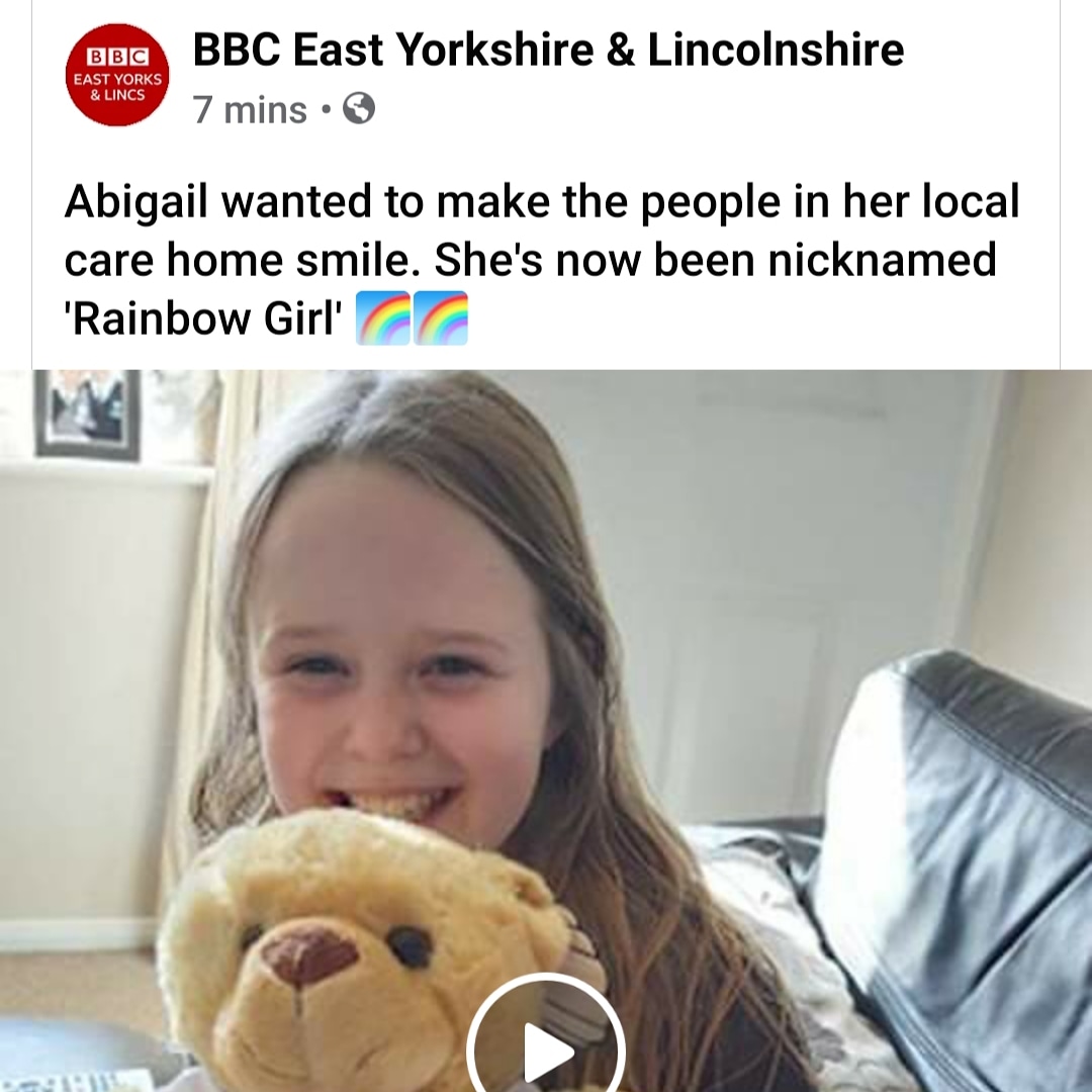 willows_karen's tweet photo. My beautiful princess has made it into so many newspapers and today shes on look north facebook for all her hard work.. so proud of her!! ❤️❤️ Go check out her vid 😊 #Covid_19 #lockdown #helpingtobringsmiles #NHS #keyworkers #rainbows #ProudMoment #proudmum https://t.co/pLGlb6vANU
