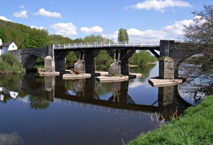 ILoveTheHay's tweet photo. @ceritheviking @HouseHistorian1 @hisdoryan @finstumpf @Castles4kids1 @HistorianWelsh @EdEvansWales @ICE_engineers @ncedigital @CEsite We have penchant for one of very few remaining toll bridges, Whitney.  Well worth the 50p. @WhitneyBridge https://t.co/4oNbEnXqHk