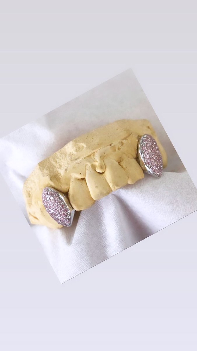 angelarenae's tweet photo. Sterling silver bottom fangs with pink stones https://t.co/teN5FuKGZY