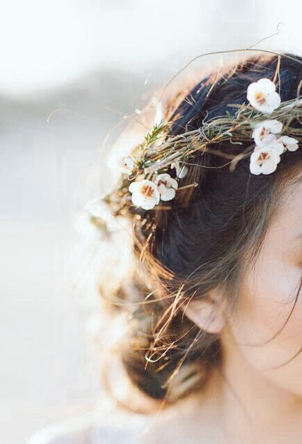 Oh I wish I was a punk rocker with flowers in my hair ~
- Sandi Thom -

#SeductiveSunday