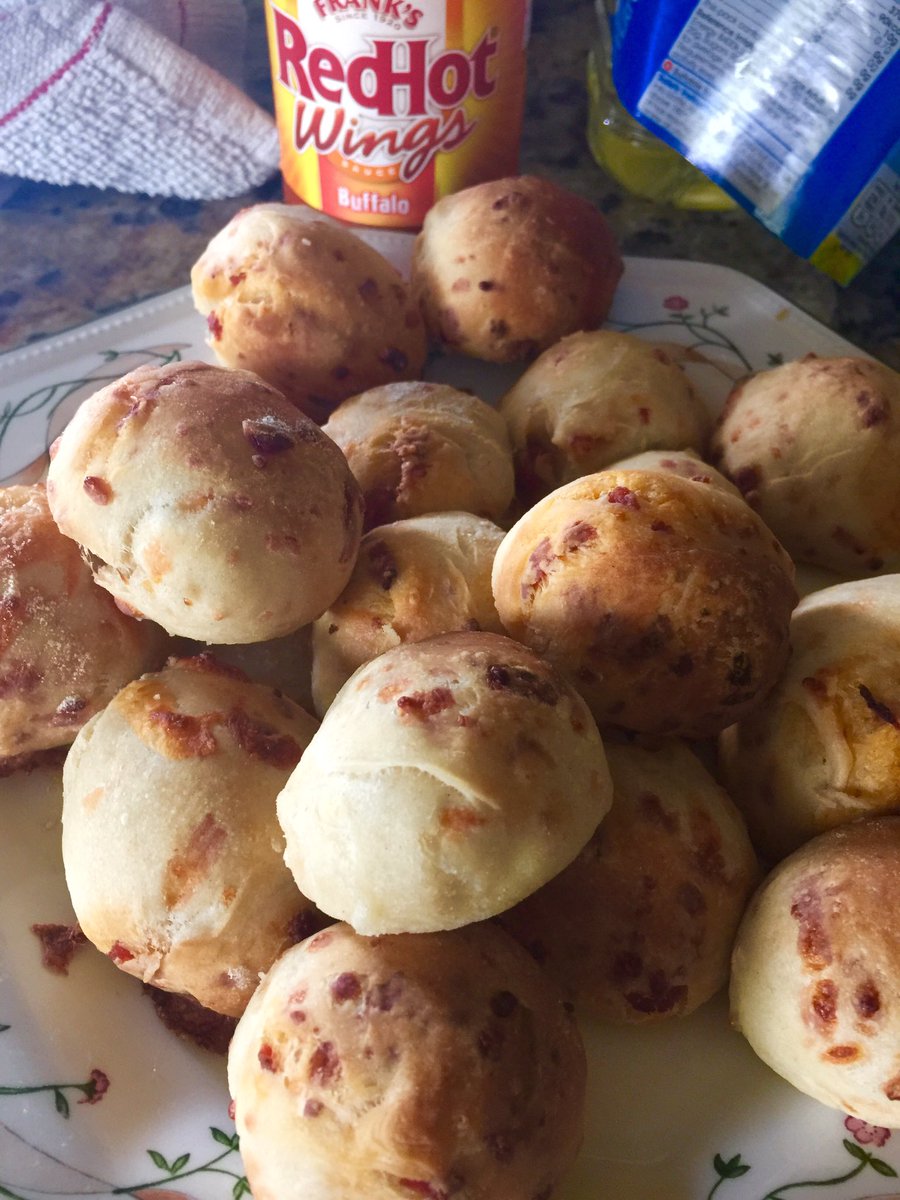 AdvisorsIreland's tweet image. I did a man versus food with my made from scratch pizza 🍕 last evening. Food won. In bed at 7pm #manvfood #peterfa #pizza #covid19ireland