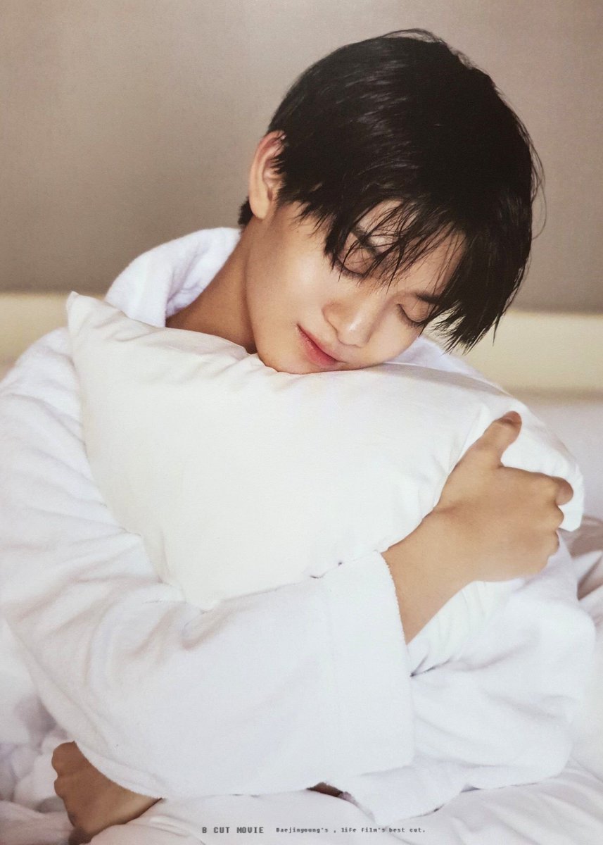ra_yujin's tweet photo. 𝘴𝘰𝘳𝘳𝘺 𝘥𝘪𝘯 𝘴𝘢 𝘭𝘢𝘩𝘢𝘵 𝘣𝘢𝘣𝘦 𝘩𝘦𝘬𝘩𝘰𝘬 𝘏𝘏𝘈𝘏𝘈𝘏𝘈𝘏𝘈𝘏𝘏𝘈. 𝘗𝘦𝘳𝘰 𝘢𝘺𝘶𝘯 𝘯𝘨𝘢 𝘴𝘢𝘯𝘢 𝘮𝘢 𝘦𝘯𝘫𝘰𝘺 𝘮𝘰 𝘯𝘢𝘨 𝘥𝘢𝘺 𝘮𝘰 𝘯𝘢 𝘦𝘵𝘰. 𝘚𝘢𝘯𝘢 𝘮𝘢𝘨𝘪𝘯𝘨 𝘩𝘢𝘱𝘱𝘺 𝘬𝘢 𝘭𝘢𝘨𝘪. 𝘚𝘢𝘯𝘢 𝘮𝘢𝘨𝘪𝘯𝘨 𝘴𝘢𝘧𝘦 𝘬𝘢 𝘭𝘢𝘨𝘪. https://t.co/mUXo40d4lK