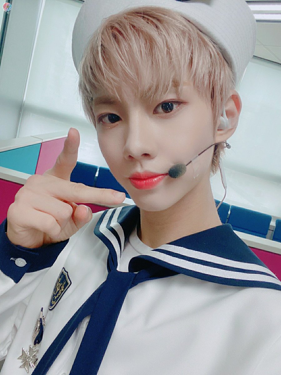 #윈 과 함께 했던 #떠 항해는 멋있었나요⚓

#MCND #WIN 
#SCHOOL_AGE #Spring 
#SBS #인기가요