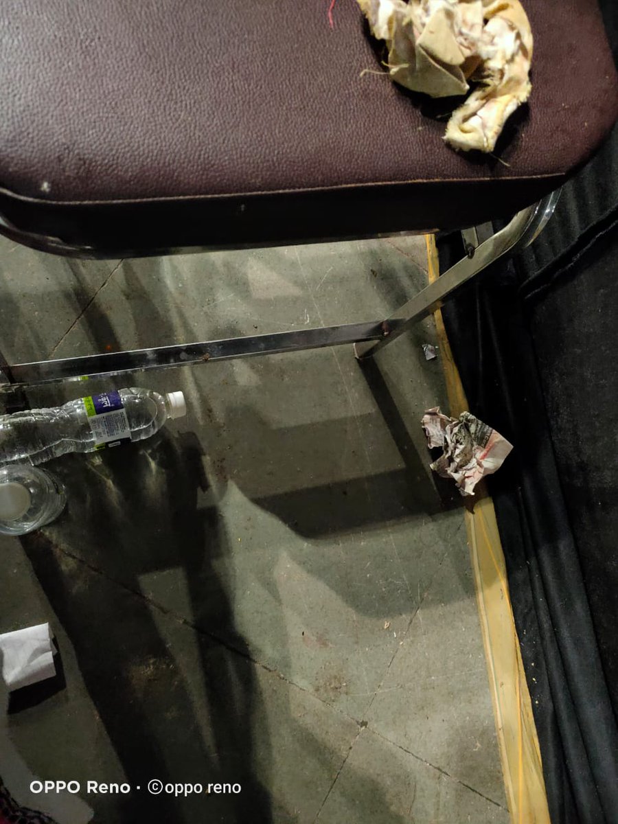 karthikorn's tweet photo. Thr is only 1 toilet for a place with 600 beds. The @HospitalHinduja #nurses who wer admitted thr ystrdy wer not provided any fud or medicine till today mrng. @mybmc pls tke care of the hygiene and care gvn to ppl at sch centres #Covid_19 #COVID19India @CMOMaharashtra @TimesNow https://t.co/EnXGU2exSF