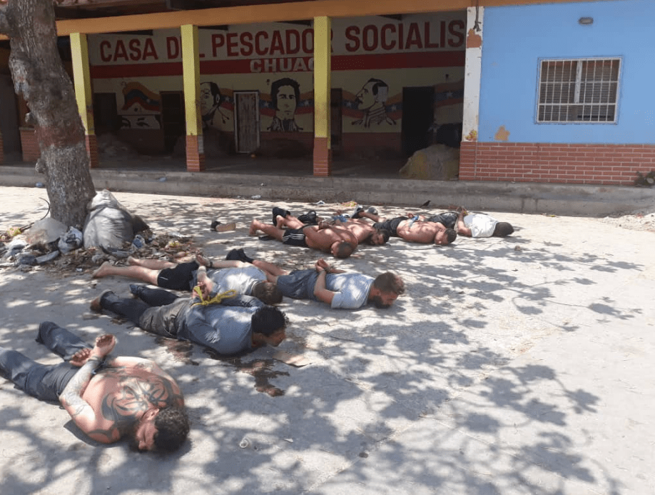 ElicenCiado1's tweet photo. @jotavino @vladimirpadrino @Ivanr_HD @DEAHQ @DHSgov Muchos rotulos y todo peroooo, quienes tienen amarradas las manos con nylon de pescador ? https://t.co/bTMIUjoEsd