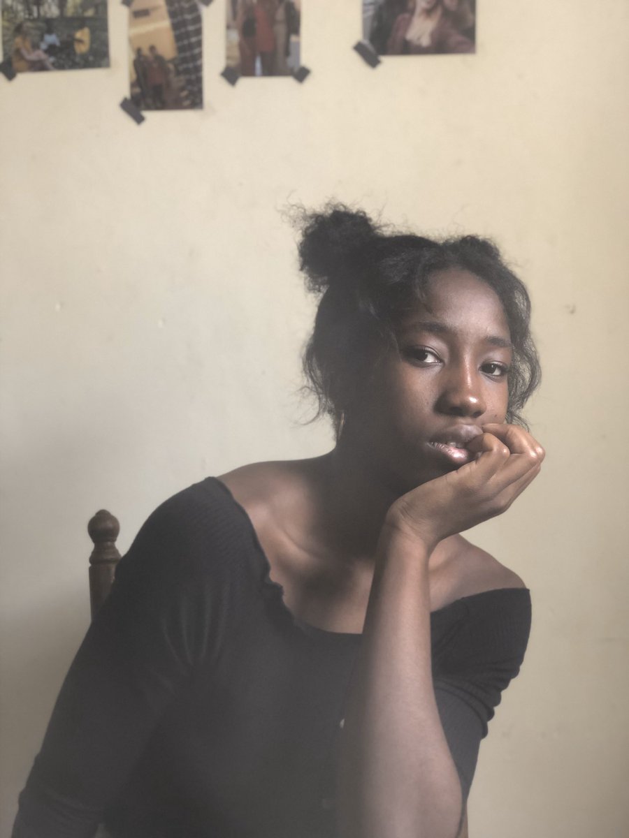  @Melaninxst Je m’appelle kady, j’ai 22 ans je suis Malienne/congolaise. Je suis étudiante en cinéma et je tiens un blog principalement sur le développement personnel et d’autres sujets  sinon j’aime bien le make up aussi 