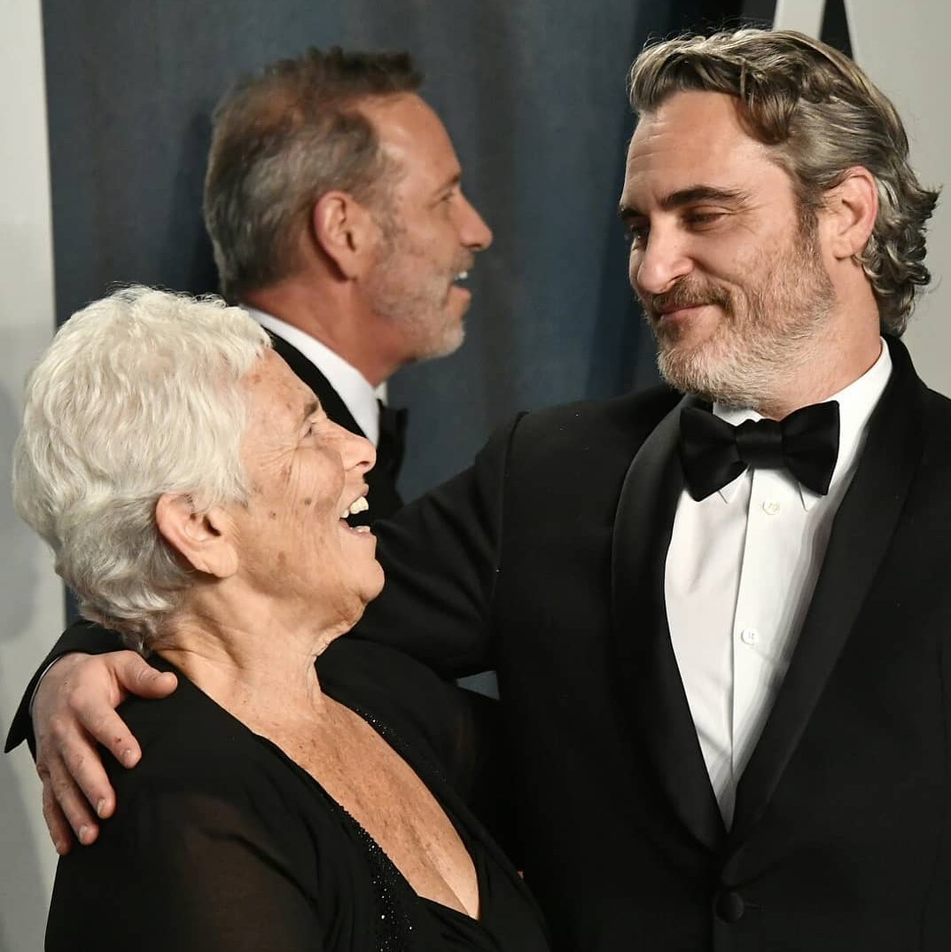 A_drummingsong's tweet photo. L'amore di una mamma è unico. ❤️
#JoaquinPhoenix
#heartphoenix
#MothersDay https://t.co/Ppy56liQ0S