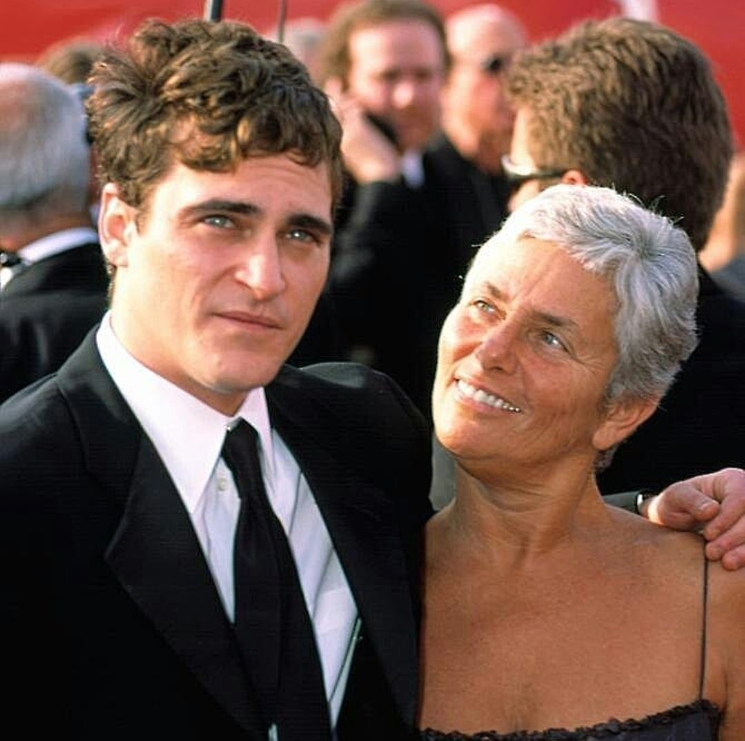 A_drummingsong's tweet photo. L'amore di una mamma è unico. ❤️
#JoaquinPhoenix
#heartphoenix
#MothersDay https://t.co/Ppy56liQ0S