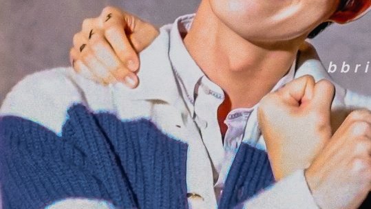 yumeki_twt's tweet photo. “If you have only one smile in you, give it to the people you love.”

#bbrightvc     🐰🌞      #winmetawin https://t.co/TiZZDcG1F8