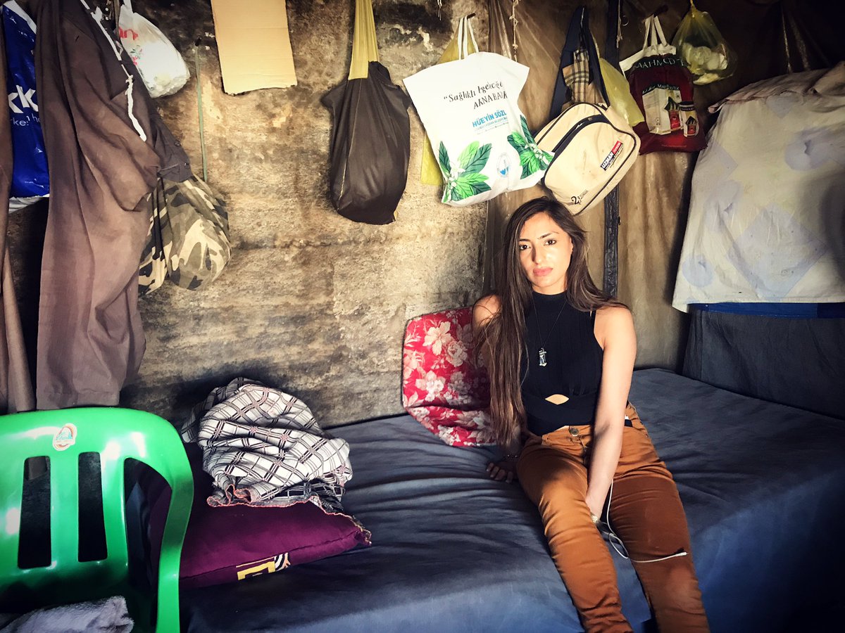 XandriaGold's tweet photo. This is what it really looks like inside an ancient cave house... #cave #cavehouse #cavedweller #explorer #adventure #adventuress #presenter #batman #turkey #archaeology #caveexplorer #discovery #hasankeyf #ancient #persian #kurdish #turkish #anthropology #environment #people https://t.co/678lzrvTKn