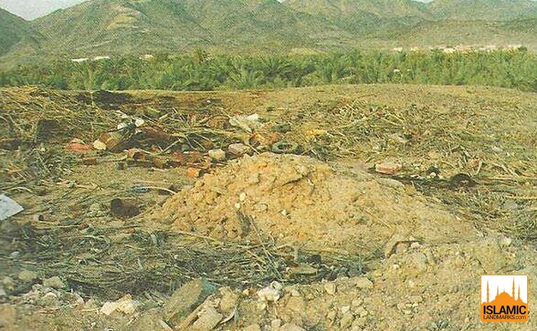 (13/13)Burial place of the MushrikeenThis barren land, close to Masjid Areesh, is where it’s said some of the pagans of Makkah were buried following the battle. The area is known as ‘Al-Qaleeb’.Some of the worst enemies of Islam were killed that day, including Abu Jahal.