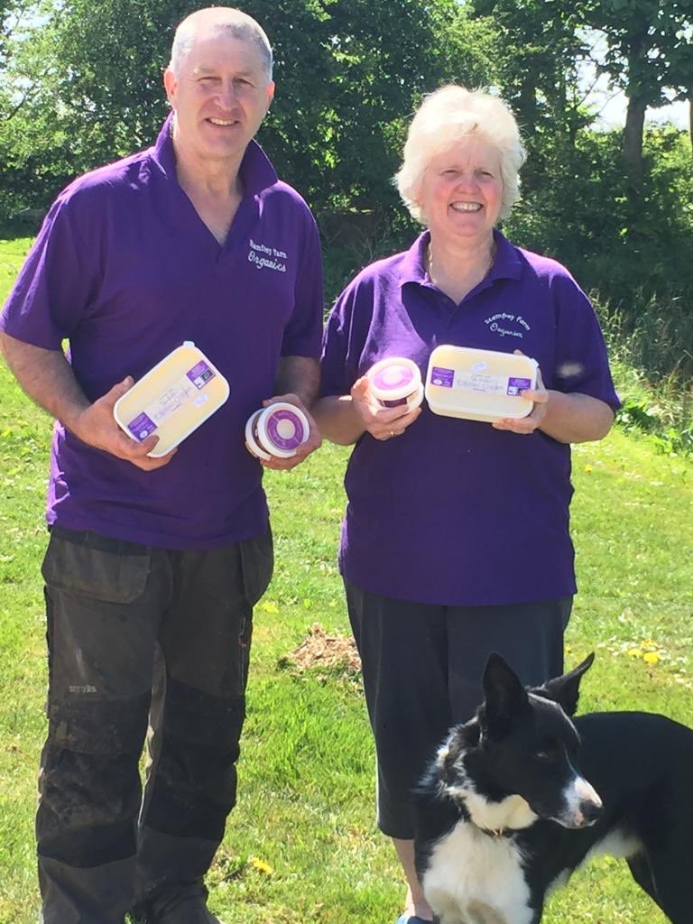 jackiedawson01's tweet photo. Huge thank you to @Bettys, @waitrose Harrogate and @stamfreyfarm for their incredible donations to enable @OatlandsComm prepare and deliver 178 afternoon teas for the vulnerable and those #selfisolating  across #harrogate https://t.co/Du1DE9g4SL