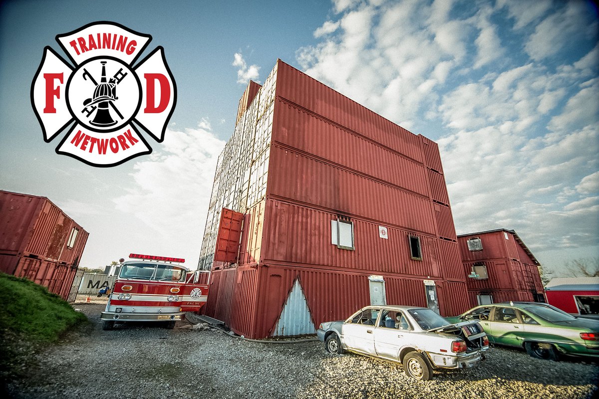 Work is finishing up on the highrise so the stretches are going to get a lot more difficult. #FireCombat #FDTN #fdtraining #firetraining #livefire #RIT #firegroundops #engineops #truckops #tailboard #training #fdtnhighrise