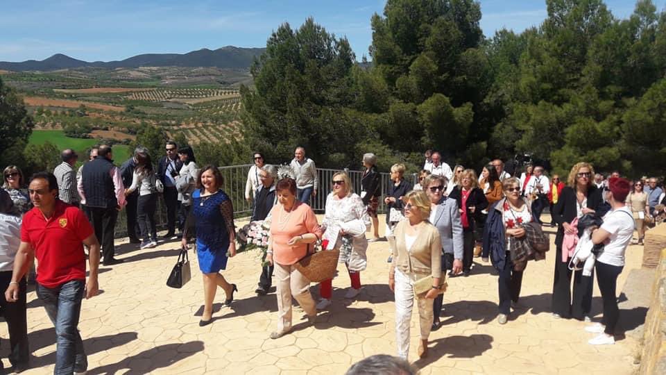 DPZaragoza's tweet photo. Hoy es un día especial en municipios como #Biel, #AlmonaciddelaSierra, #Acered, #Longares, #SamperdelSalz, #Used o #Munébrega, ya que celebrarían sus romerías y fiestas. Este año son muy diferentes, pero ni en esta situación pierden la ilusión ¡Feliz día a todos ellos! 😃 https://t.co/ODYP7at6Zb