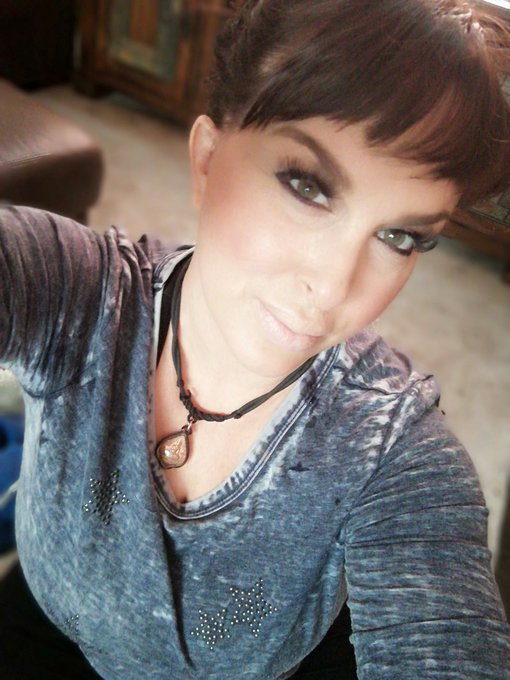 Happy mothers day to all mommies https://t.co/xgkxU29dNM