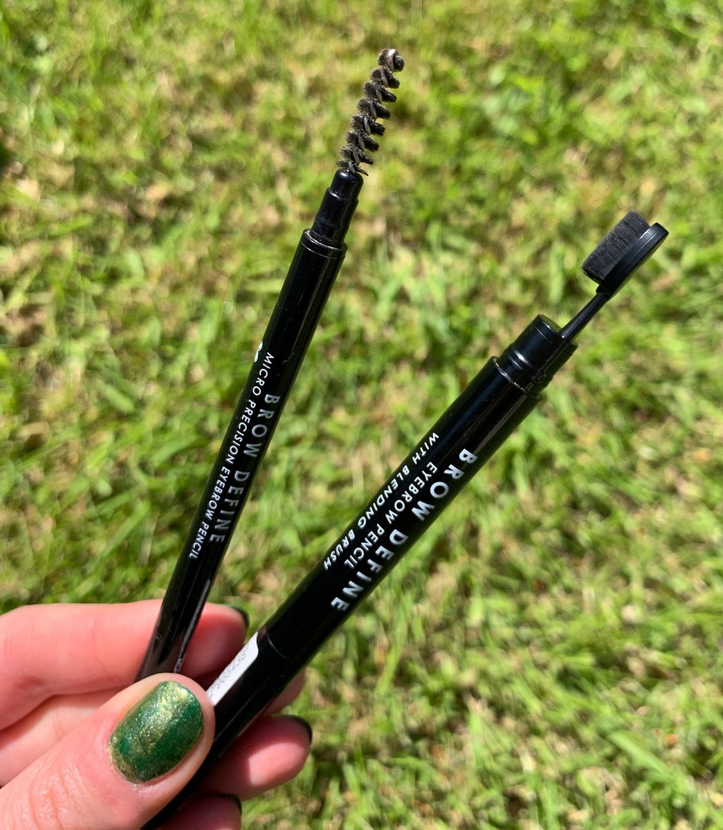MUAcosmetics's tweet photo. Which do you choose? 🤔 Let us know 👇 https://t.co/kYBhh2g0zt