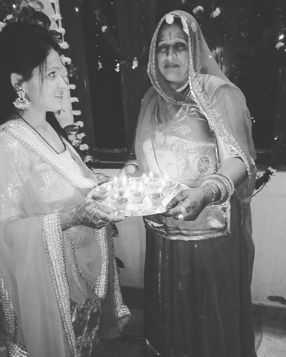 Vijaykanwarrat1's tweet photo. #Eveninthis day and age, you’re the only one whose one hand on my head can comfort me in troubled times because I know there’s nothing I can’t do with your blessings maa😘😘 luv uhh so much ❤❤#Happymothersday2020 🌷 #lockdownphase3 #quarantinelife https://t.co/kGXSCzYNe7