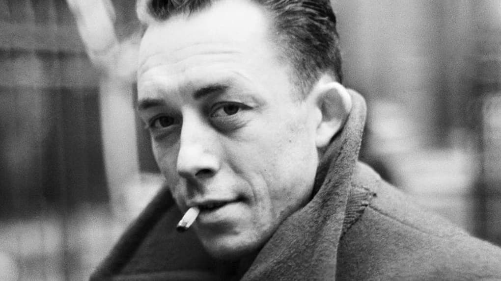 30. Albert Camus.Imre Kertész, qui le vénérait, m'a fait revenir à Camus.S'il a bien sûr créé de grandes œuvres ("Caligula", "La Chute", "L’Étranger", "La Peste", "Noces" et d'autres), c'est aussi dans ses Carnets qu'on trouve l'étendue de son talent et de sa pensée.