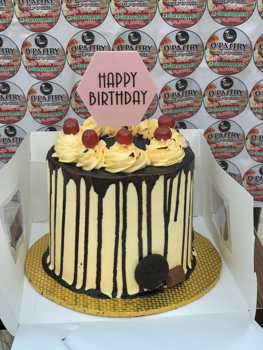 🎂🥰#cake #birthdaycakes #buttericing #cakedecorating #ibadanbaker #cakes #buttercream #ibadanvendor #yummycake #fluffycake #pastry #cakeislife #husltersquare