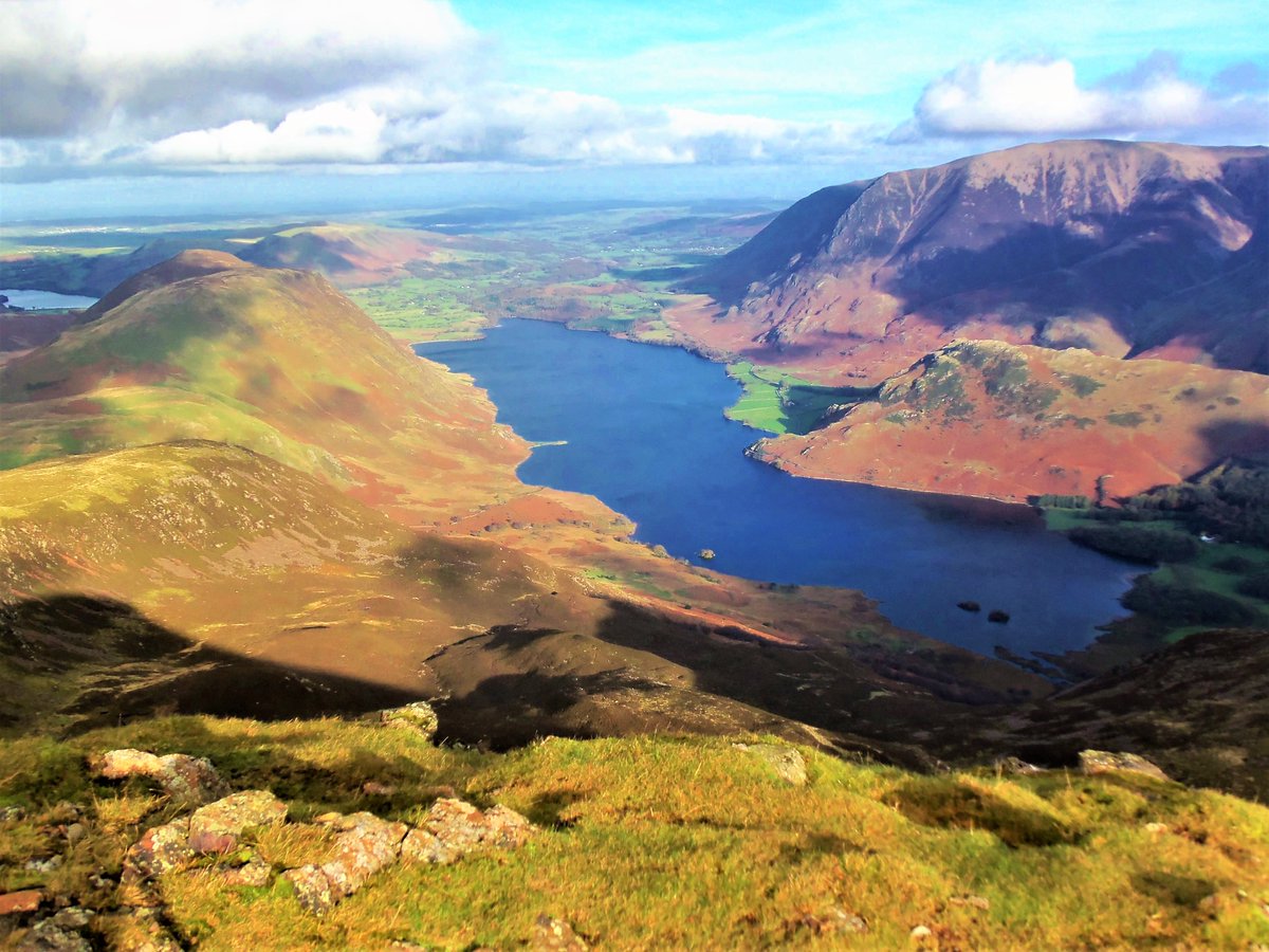 StanLeigh18's tweet photo. #Wainwrights in ascending order-154th on the list #RedPike #Buttermere #WesternFells -2479ft in Pictorial Guide
-Ascent via #BleaberryTarn
-Dodd with #WhitelessPike #Robinson & #HighSnockrigg beyond
#CrummockWater view from summit area
- Arrival at the summit https://t.co/QZBApP5Z8s