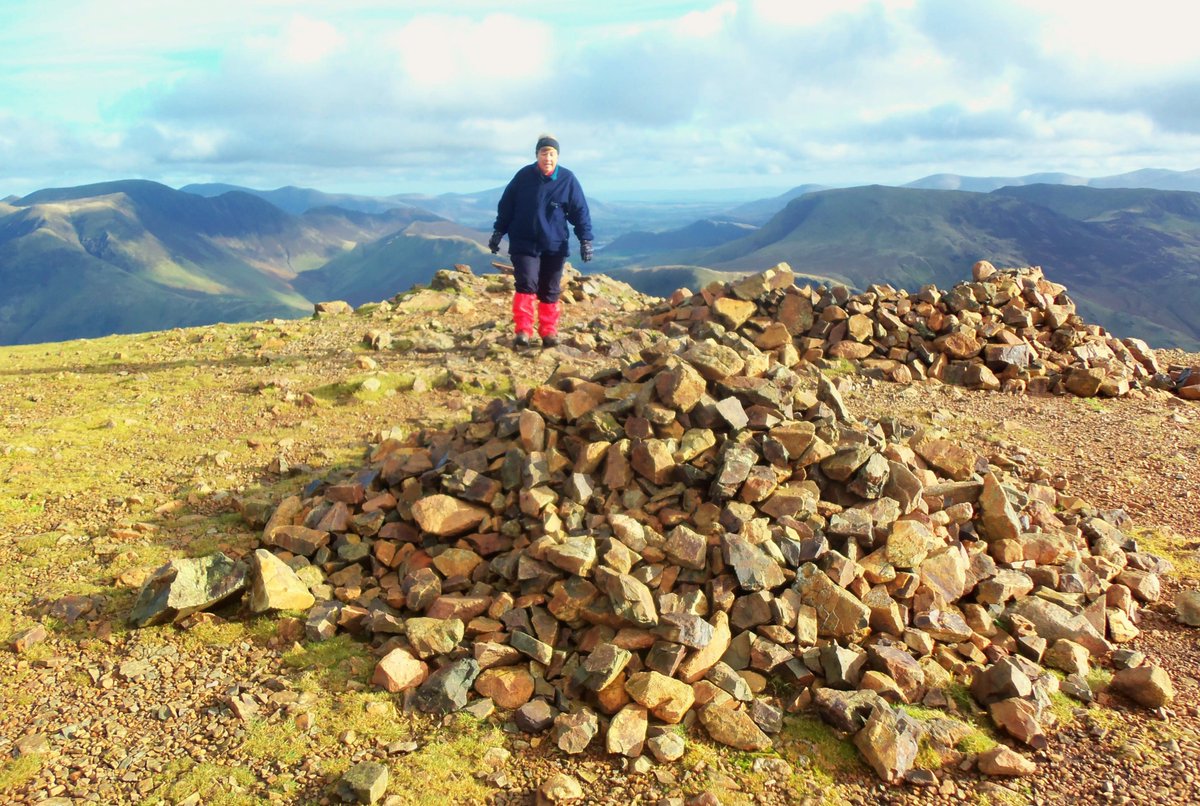 StanLeigh18's tweet photo. #Wainwrights in ascending order-154th on the list #RedPike #Buttermere #WesternFells -2479ft in Pictorial Guide
-Ascent via #BleaberryTarn
-Dodd with #WhitelessPike #Robinson & #HighSnockrigg beyond
#CrummockWater view from summit area
- Arrival at the summit https://t.co/QZBApP5Z8s