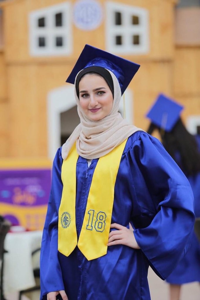 zaenah_shaath's tweet photo. يلا ريتويت بصورة تخرجكم 🎓💖 https://t.co/o68mAHG73C