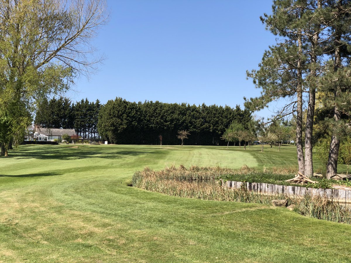 MMGolfClub's tweet image. When golf finally reopens, here are some reasons to think about learning to play this game for life, to improve your life! Interested? Send us a message as we have new membership options available! Please share! #BeSafePlaySafe #SocialDistancing #Health