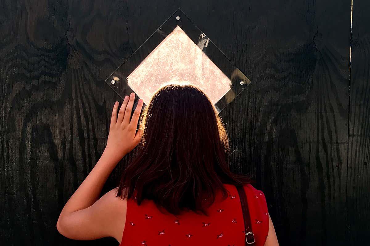 7 mental health experts give their tips on how to cope with the pandemic. 

"Think about the things you have done in the past that have helped you to feel a sense of calm and stability."

 bit.ly/2Wzu8Wl