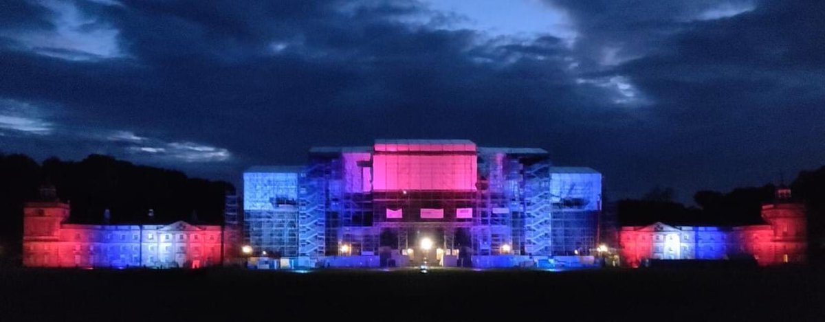 Wentworth_House's tweet photo. There are some people who are prepared to go above and beyond to make special things happen and Keith Harper of @mazzevent is no exception.  @Wentworth_House is able to mark #VEDay75 with style and grandour thanks to Keith's idea to light up 'the Big House' in ❤️🤍💙. https://t.co/QBdARrXJb5