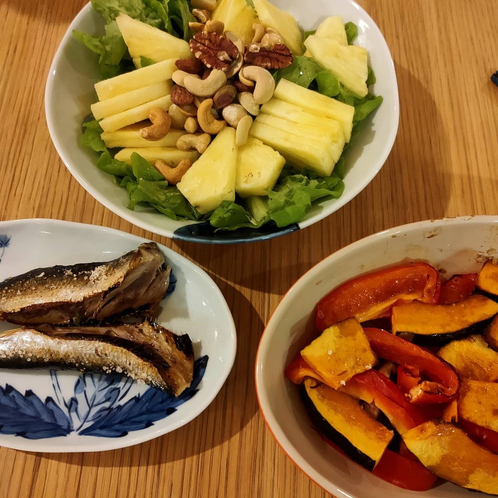 勝間和代 晩ご飯はイワシを中心に 制作過程はストーリーにあげているので 合わせてご覧下さい 勝間家の食卓 ヘルシオレシピ シュガーフリー 超ロジカル料理 T Co Hqnzm4wg