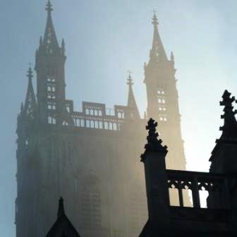 GlosCathedral's tweet image. 'Do not let your hearts be troubled' - read today's reflection from @venhilarydawson here 👉bit.ly/2SPPg9R #easter2020