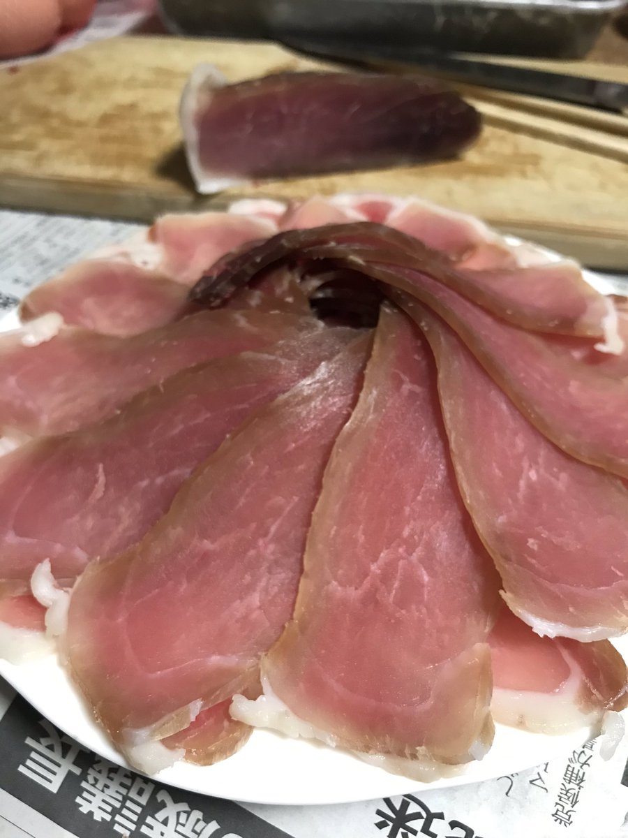 lucifer2946's tweet image. 生ハム作った❣️
ちょっと酒が進む塩加減だわwww
#おうち時間 #生ハム #rawham