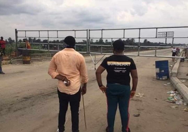 PHeventplace's tweet photo. Between RIVERS State and ABIA State, see what Gov. Wike constructed π§
Oya #AskWike https://t.co/SnHHwDrKj8