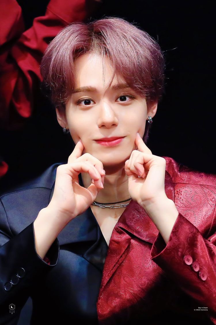 today i offer you oneus as laptops; a thread to keep you energized as we continue streaming our boys'  #RoadtoKingdom stage ♡ YouTube: NAVER:  http://m.tv.naver.com/v/13699505  @official_ONEUS #RAVN  #SEOHO  #LEEDO  #KEONHEE  #HWANWOONG  #XION