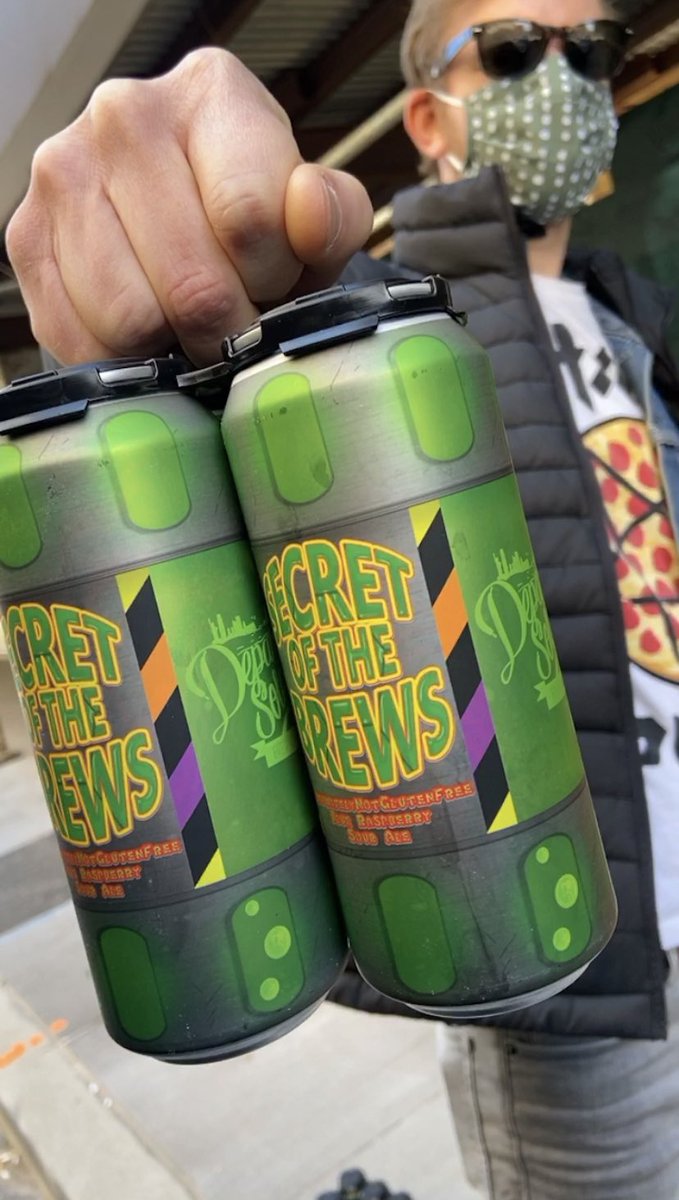 TheSewerDen's tweet photo. 2020 ain’t so bad. TMNT-inspired beer! https://t.co/GFQFx7NTTN