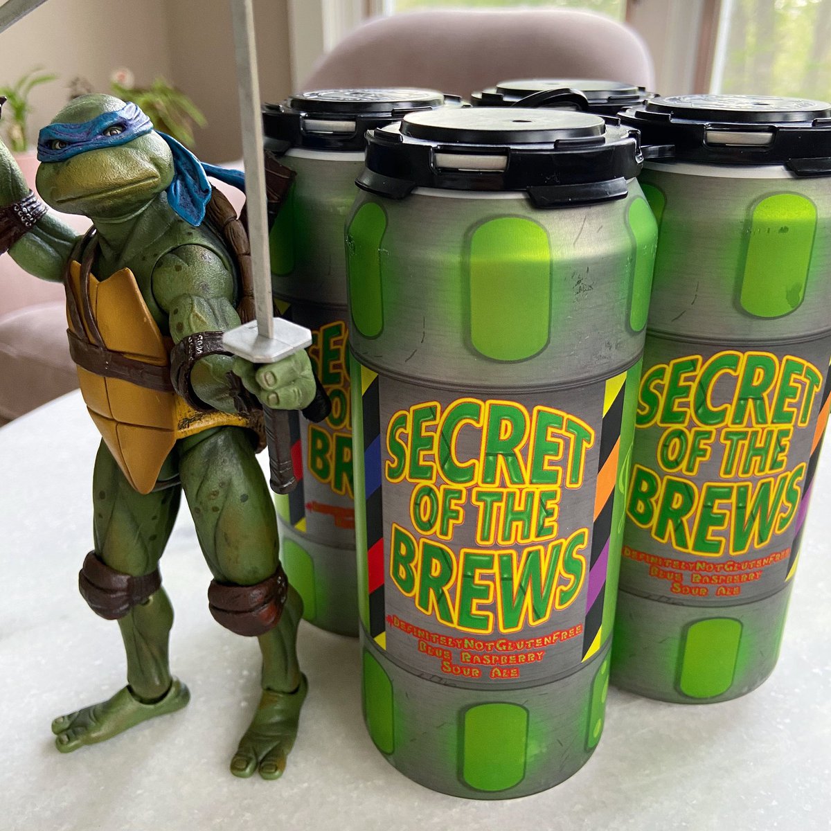 TheSewerDen's tweet photo. 2020 ain’t so bad. TMNT-inspired beer! https://t.co/GFQFx7NTTN