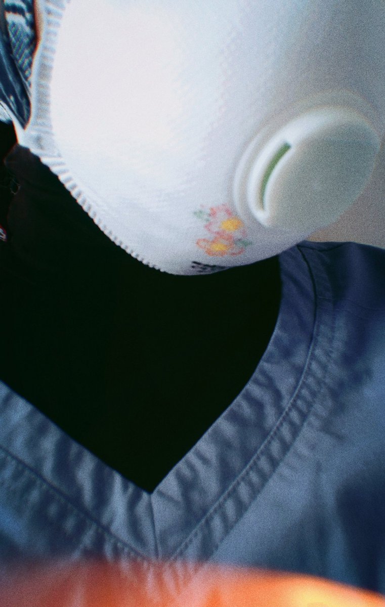 H_K_pi's tweet photo. @MIYAVI_OFFICIAL Thank u Miyavi receiving ur good vibes here in the hosp!  #shift #doctor #shiftingtoday #needstrenght #thankyouforthesupport (drew some flowers on my mask xD)  #stayingpositive #comiyavi #miyavicrew @fc_myv2020 https://t.co/U20WWmTPNV