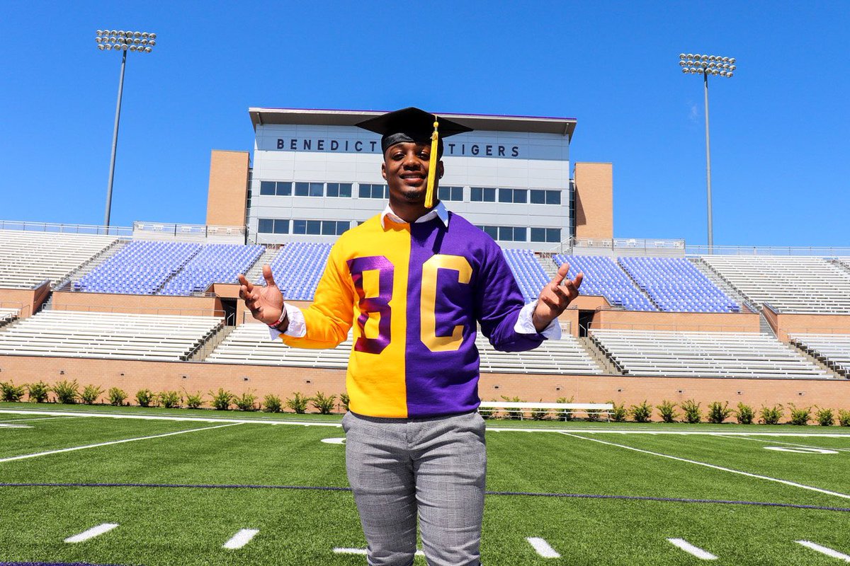 Sb_trio's tweet photo. My Turn📚👨🏽‍🎓
•
•
•
•
•
#OnlyTheBeginning🤫 #YallKnowThisAintit🔥🎥#StayTuned #PicturesLoading📸 #GradSZN🎓 #BenedictCollege🐯  #HBCUGrad🎓
#2020Grad👨🏽‍🎓 #DegreeMe📈 https://t.co/gQA5qTpGwp