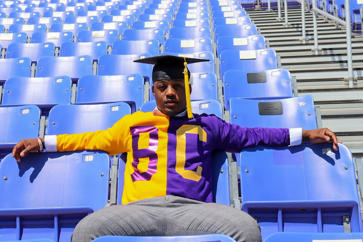Sb_trio's tweet photo. My Turn📚👨🏽‍🎓
•
•
•
•
•
#OnlyTheBeginning🤫 #YallKnowThisAintit🔥🎥#StayTuned #PicturesLoading📸 #GradSZN🎓 #BenedictCollege🐯  #HBCUGrad🎓
#2020Grad👨🏽‍🎓 #DegreeMe📈 https://t.co/gQA5qTpGwp