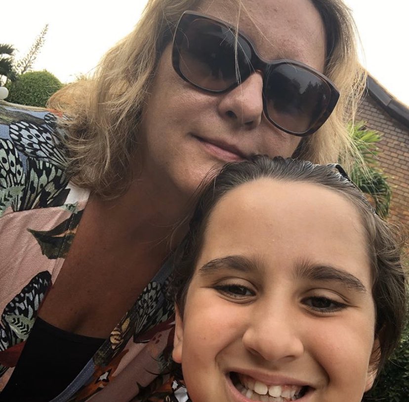 _jacksonlagoofc's tweet photo. Mamãe,eu só tô aqui pra te desejar feliz dia das mães,que Deus te abençoe sempre,vc é a melhor mãe do mundo e eu sempre vou te amar. Obrigado pelo carinho que você me deu desde bebê. Eu te amo e feliz dia das mães❤️❤️❤️❤️❤️ https://t.co/ya9ikEnxec