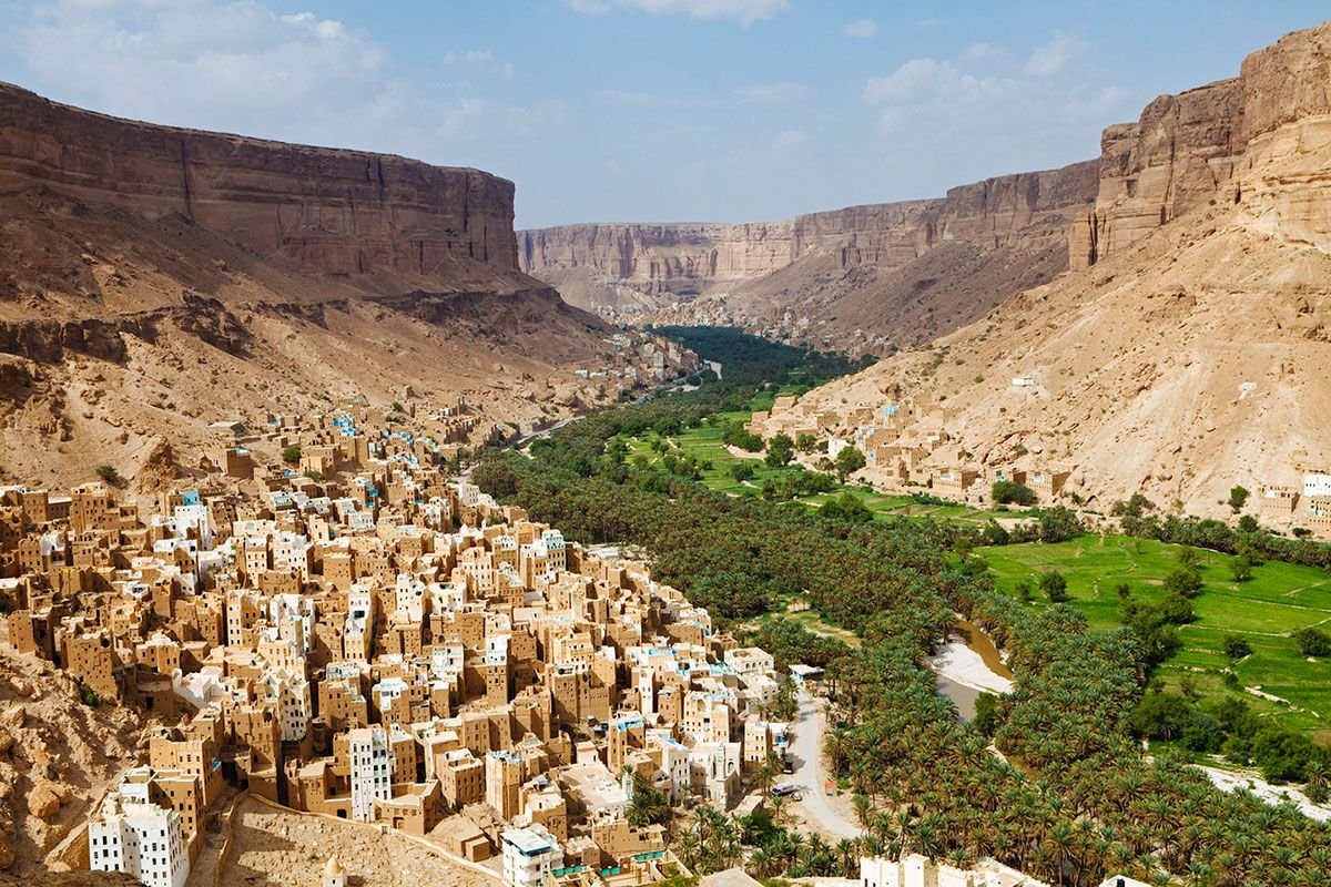 Le sud-ouest de la Péninsule (l’actuel Yémen) jouit d’une topographie et d’un climat particulier. Une bonne partie de cet espace se compose de haute-terres montagneuses. Le climat y est plus frais et la végétation plus abondante : c’est le « Yémen vert ».C'est beau, hein ? 