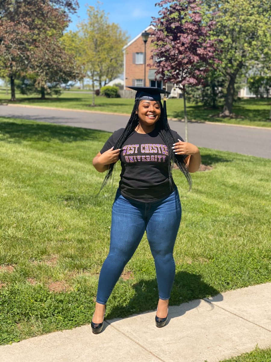 mlg__16's tweet image. One degree hotter💋 B.S. in Marketing 🎓 #issagraduate #classof2020