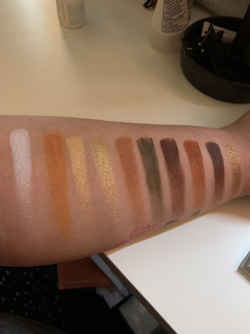 I did do the swatches tho on my IG MakeupGirl1016 https://t.co/RZTUCREMZZ