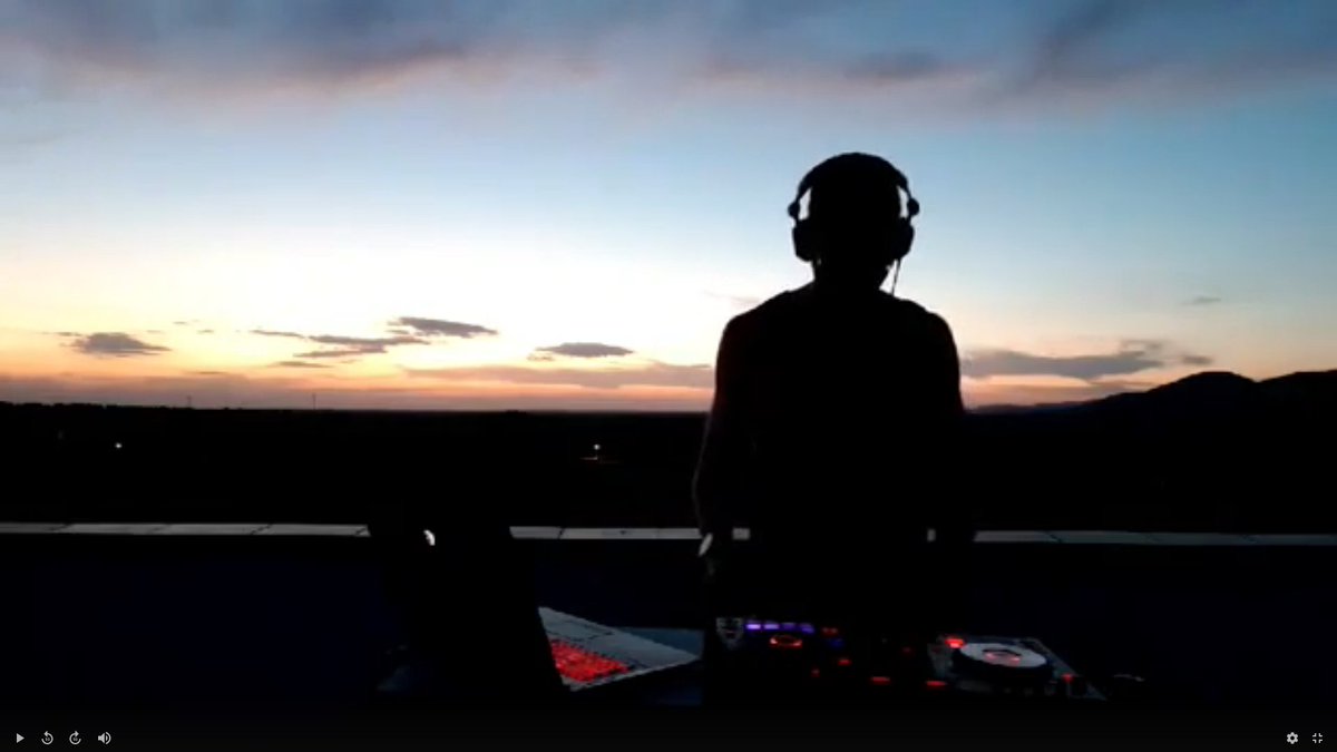 discohuracan's tweet photo. ATARDECER by Jónathan Sánchez
SESIÓN en DIRECTO emitida en Facebook el 8-05-20
https://t.co/dvveaHu03j https://t.co/F8DRz5Jo6P