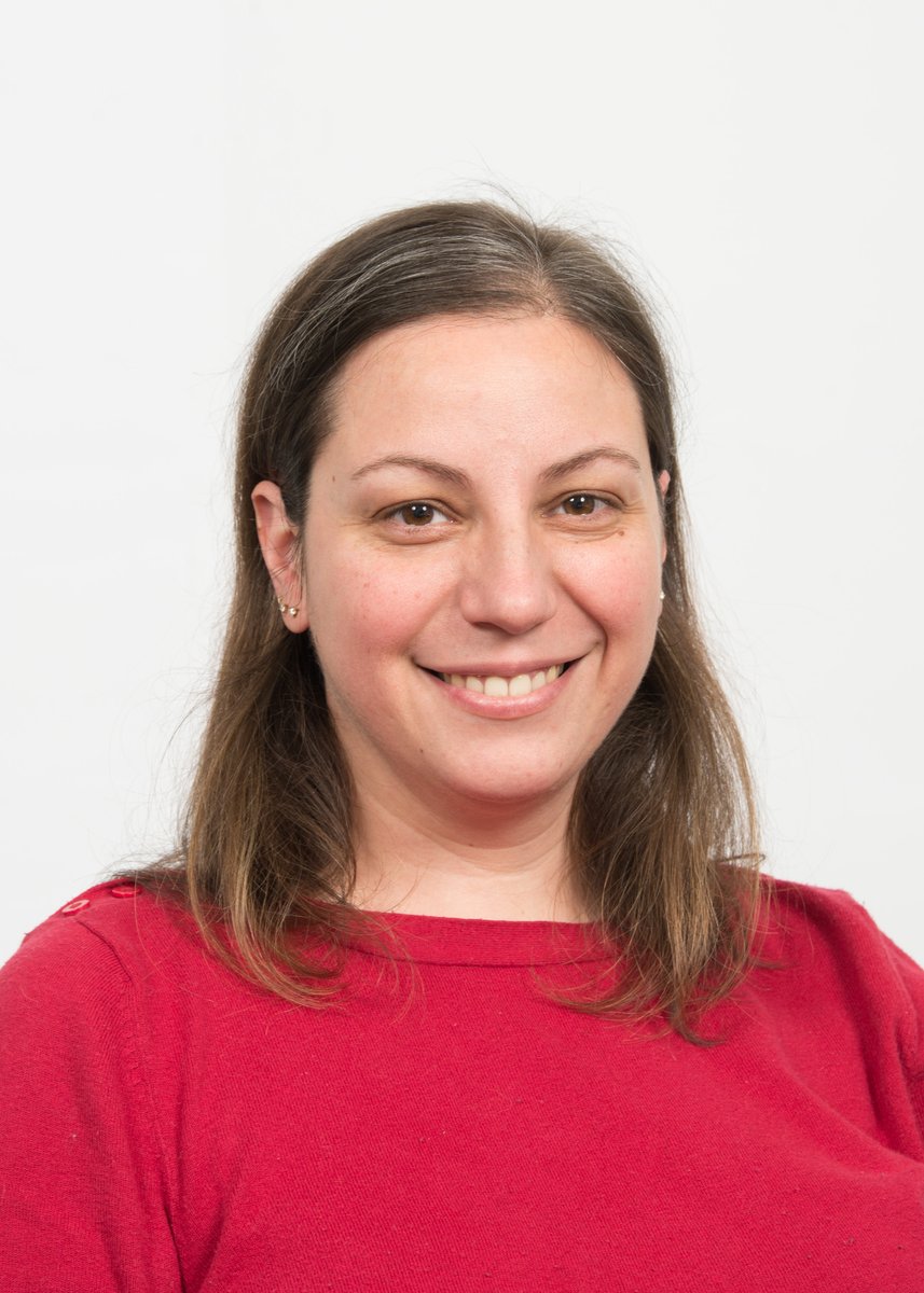 /9 This is Aude Aumeunier. Aude is  @CVRinfo’s Biological Safety Manager and has been very busy sorting out the approvals needed to allow our  #COVID19 research response to progress. Thanks Aude!  #UniSupport  #ResearchMatters  #TeamScience