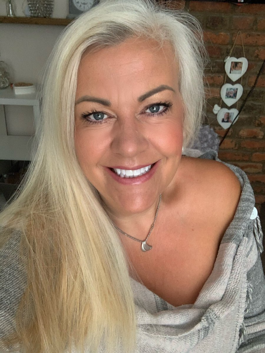 Delirious_Dater's tweet photo. It might be a grey afternoon but I’m smiling and I’m thankful.
Always take a moment to pause and be grateful, you can always find something if you look hard enough ❤️
#countyourblessings
#SundayThoughts
#friends
#family
#kindness
#SmilingHeart https://t.co/f7pyotfwrO