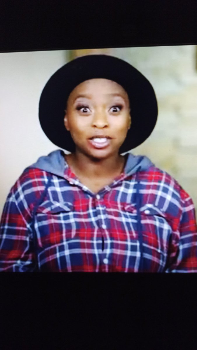 ngcobo_mc's tweet photo. 🤣🤣🤣 She's asking about the Weather forecast #DateMyFamilly https://t.co/VJ6RfgXvKJ