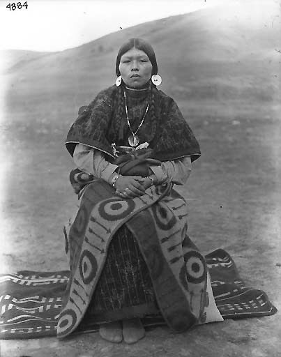 LakotaMan1's tweet photo. “There is a special magic about women. They are the bringers of life to the people, and the teachers of children.”

Sweet Medicine, Cheyenne 

#HappyMothersDay 💙 https://t.co/7f4075E1DK