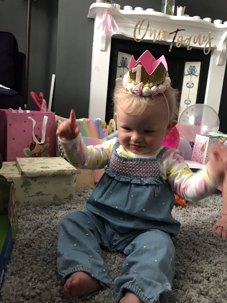 MissHodgson1's tweet photo. Happy 1st Birthday, Skye Joan. We love you so, so much. Thank you to everyone for the beautiful cards and gifts. #mybabyisone #youareloved #happybirthday #SkyeJoan https://t.co/poobeyeHKH
